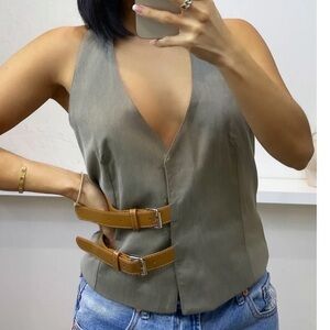 Stylish Gray Sleeveless Top with Tan Accents